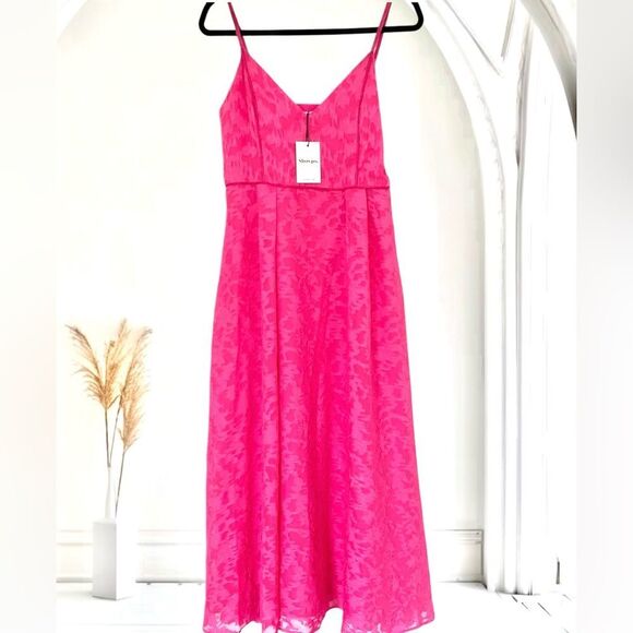 SHOWPO Dress Philine NWT Flowy V Neck Fit and Flare Maxi Jacquard Pink Size US 8 - Picture 7 of 14